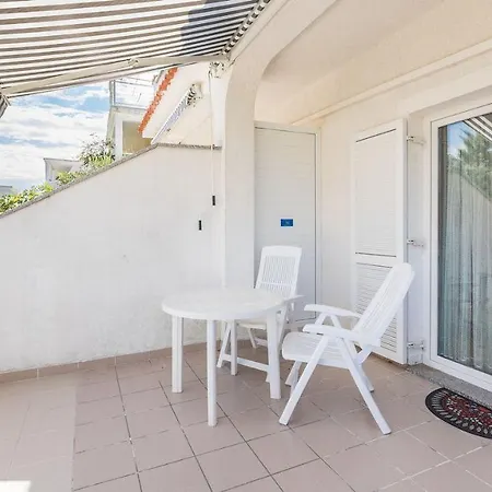 Grosse Terrasse 200 Meter Zum * Baska (Krk)
